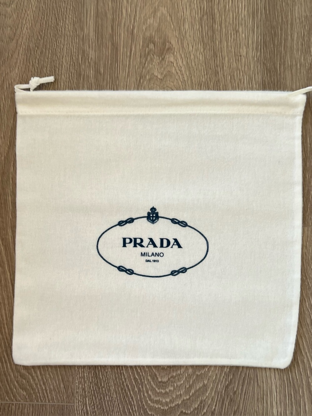 Prada dust bag (C877)